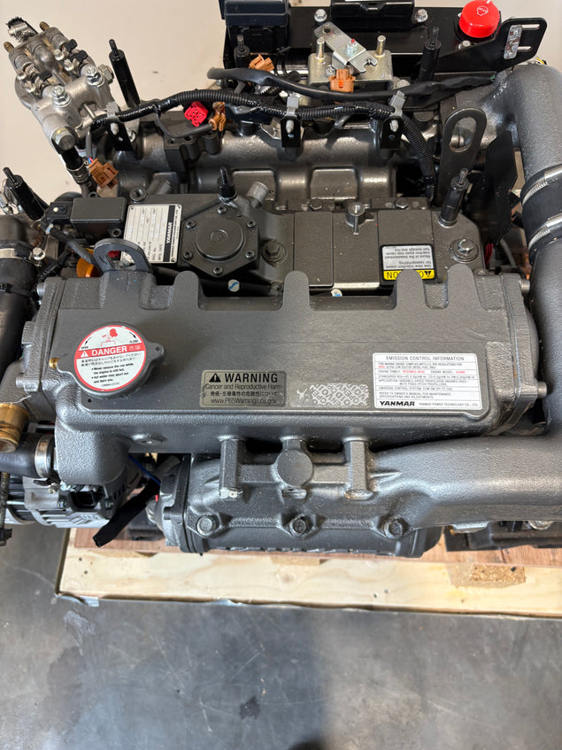 Yanmar 4JH80 Scheepsmotor (Voor onderdelen)