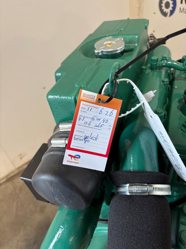 Volvo Penta MD2040 Scheepsmotor met keerkoppeling en dashboard