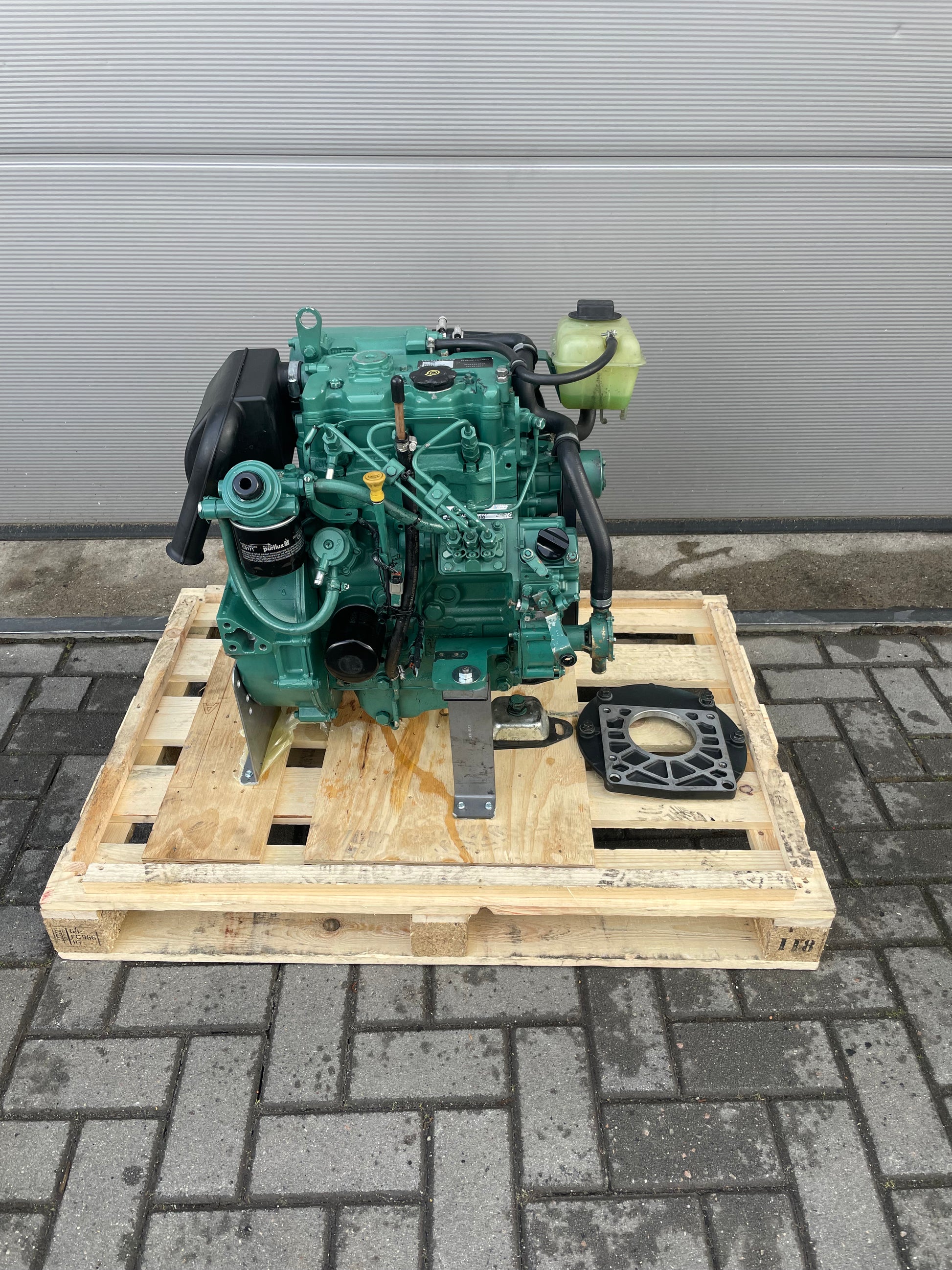 Volvo Penta D1-30F – MarineDustrie